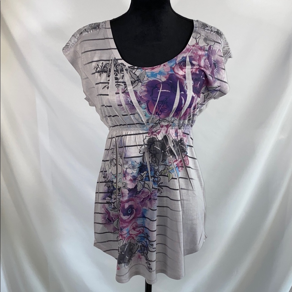 Decree Gray Floral Lace Knit Short Sleeve Top Medium